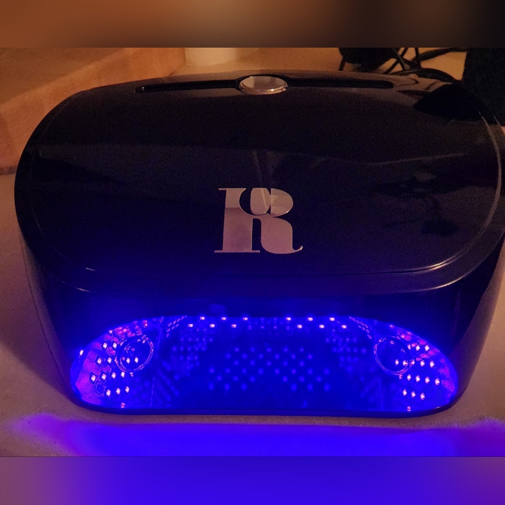 Red Carpet Manicure Light
